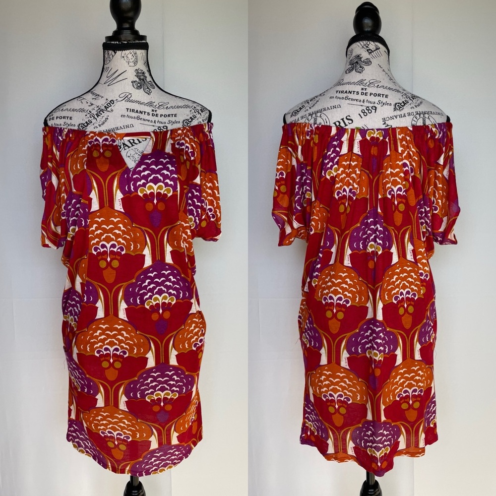T-bags Los Angeles printed front keyhole off-the-shoulder mini dress size XS NWT